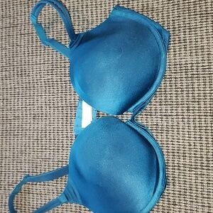Victoria's Secret Push-up 36C. Color Teal
